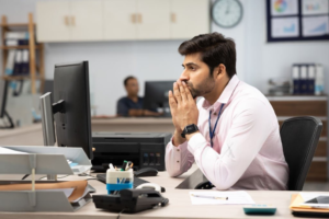 Read more about the article The Health Issues Faced by IT Employees in 9-to-5 Jobs: A Comprehensive Insight