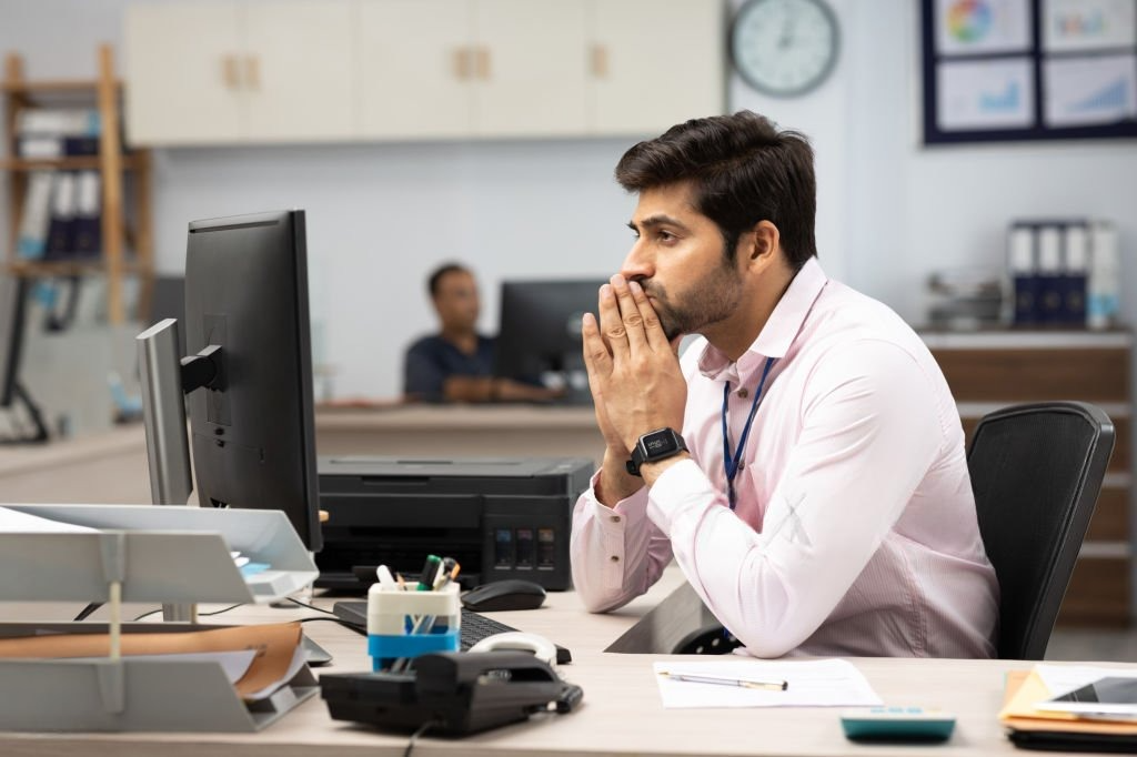 You are currently viewing The Health Issues Faced by IT Employees in 9-to-5 Jobs: A Comprehensive Insight